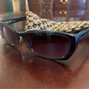 Kenneth Cole sunglasses with branded cloth bag.